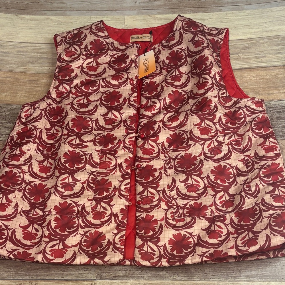 Forever 21 Red Floral Quilted Jacket Vest Medium NWT